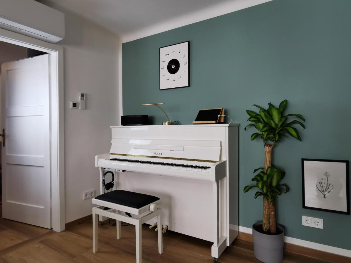 Neues City Center Piano Appartement Mit Netflix Klagenfurt am Woerthersee Exterior photo